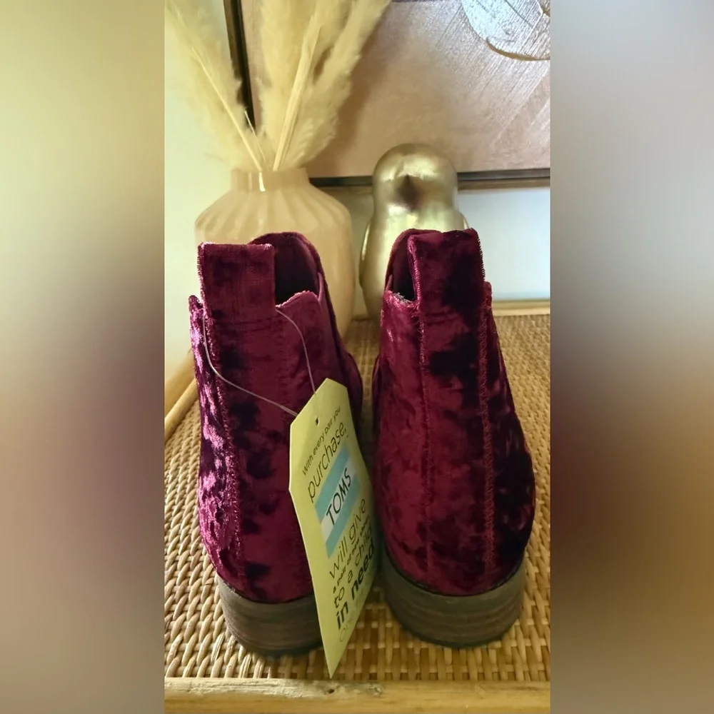 TOMS Womens Ella Chelsea Magenta Casual Boots Ankle Low Heel 1-2" Size 7 NWT - Picture 4 of 8